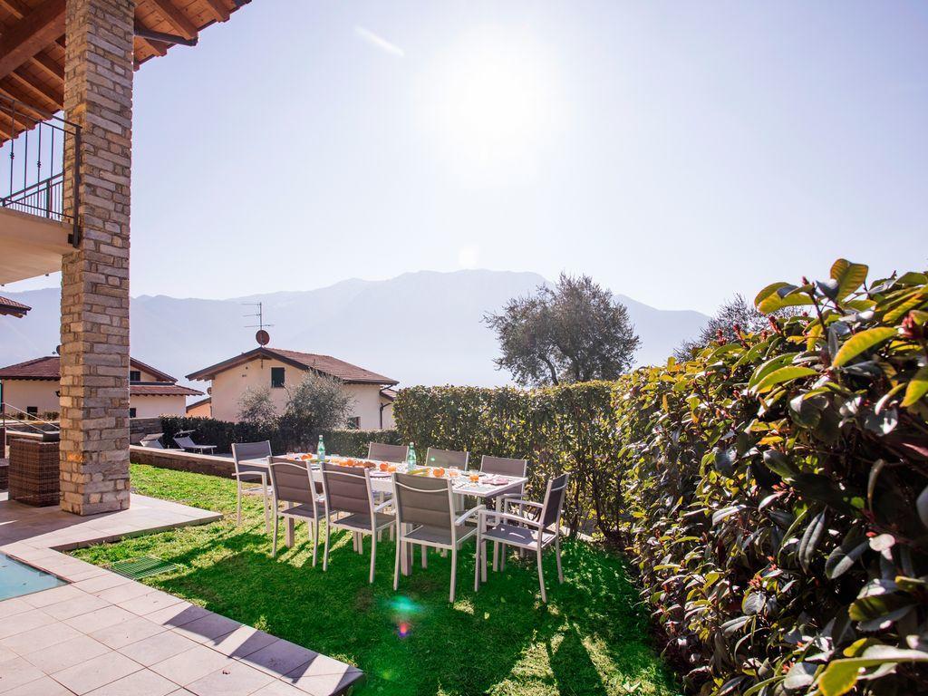 Ossuccio Grande C Home With Pool Sleeps 12 By Italian Apartments Комо Екстериор снимка