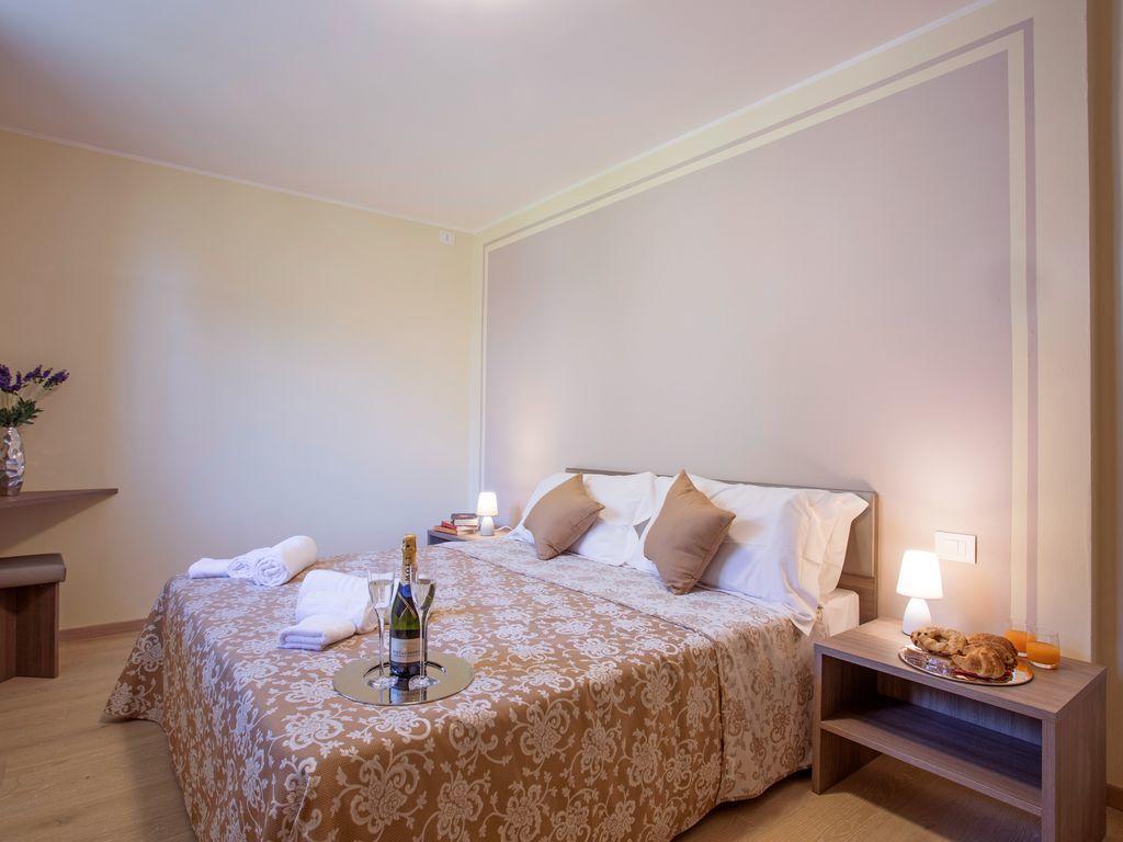 Ossuccio Grande C Home With Pool Sleeps 12 By Italian Apartments Комо Екстериор снимка
