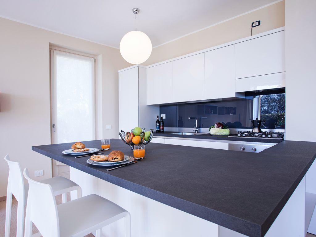 Ossuccio Grande C Home With Pool Sleeps 12 By Italian Apartments Комо Екстериор снимка