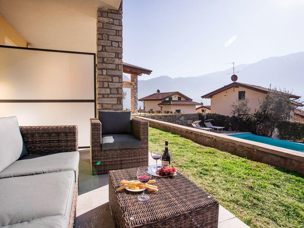 Ossuccio Grande C Home With Pool Sleeps 12 By Italian Apartments Комо Екстериор снимка