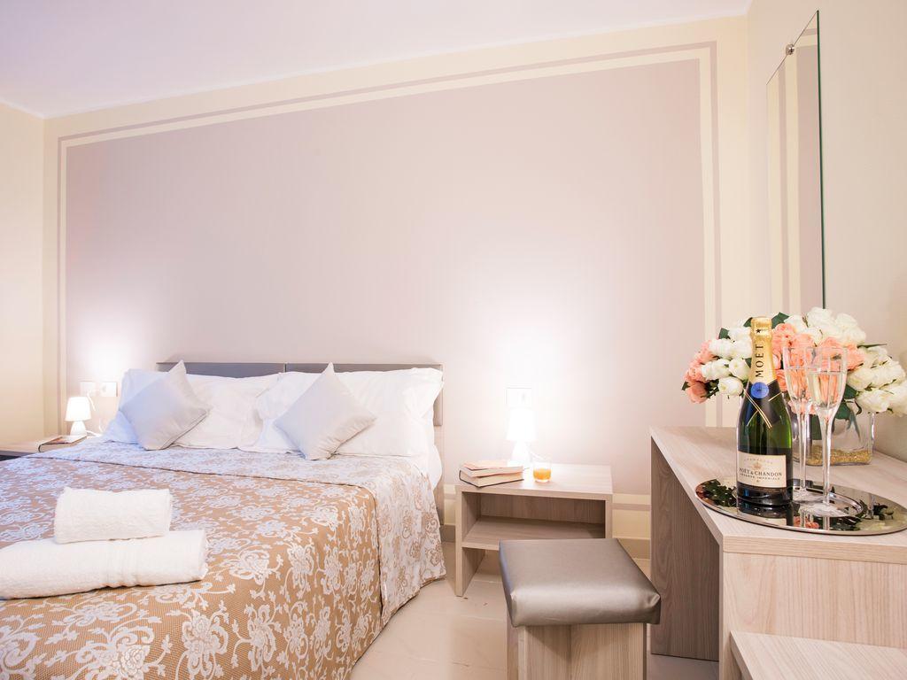 Ossuccio Grande C Home With Pool Sleeps 12 By Italian Apartments Комо Екстериор снимка