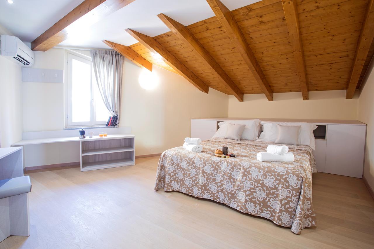 Ossuccio Grande C Home With Pool Sleeps 12 By Italian Apartments Комо Екстериор снимка