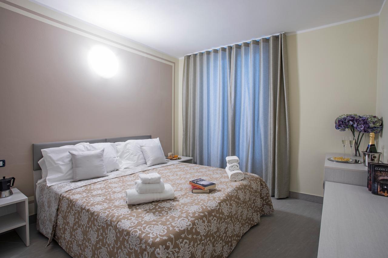 Ossuccio Grande C Home With Pool Sleeps 12 By Italian Apartments Комо Екстериор снимка